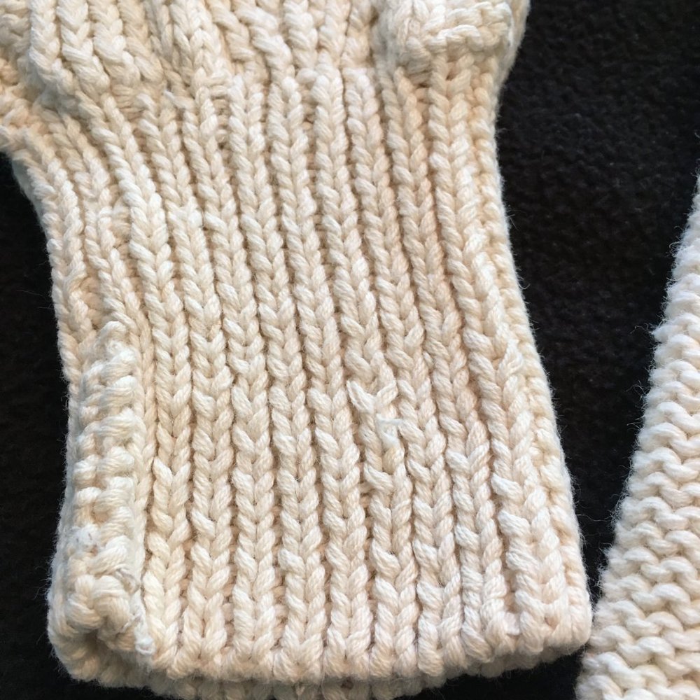 hand knitted sweater - Picture 3 of 8